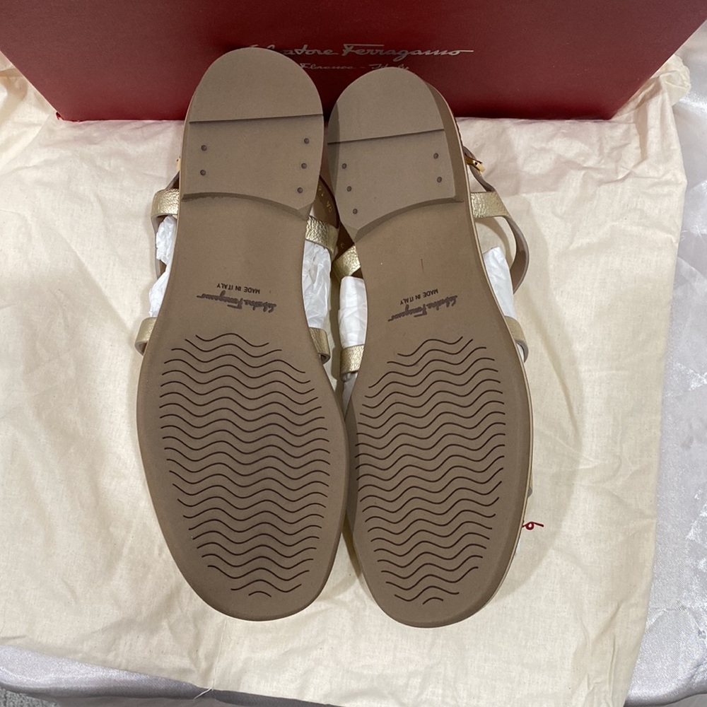 Salvatore Ferragamo brand new gold flat authentic sandals with buckle - Picture 7 of 14